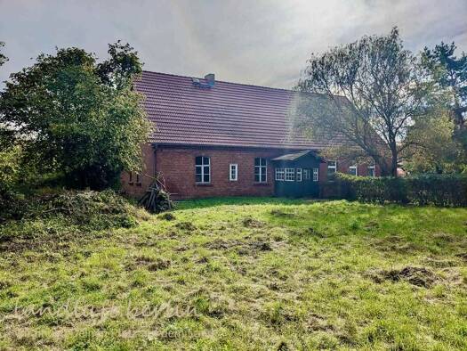 Haus zum Kauf 110.000 € 100 m² 1.619 m² Grundstück Luckow-Petershagen Casekow 16306