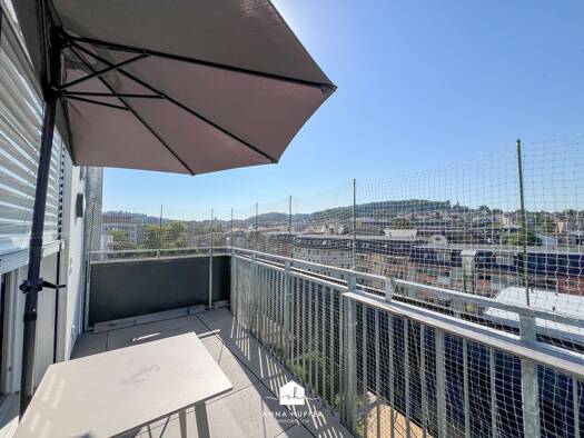 Wohnung zur Miete 1.330 € 3 Zimmer 102,1 m² 5. Geschoss frei ab 01.11.2026 Innenstadt Gera 07545