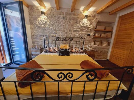 Einfamilienhaus zum Kauf 350.000 € 2 Zimmer 90 m² Kaštel Lukšić 21213