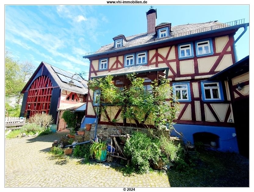 Einfamilienhaus zum Kauf 499.800 € 10 Zimmer 300 m²<br/>Wohnfläche 1.451 m²<br/>Grundstück Nastätten 56355