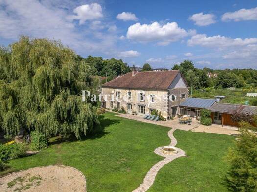 Reihenmittelhaus zum Kauf 1.890.000 € 13 Zimmer 310 m² 4.302 m² Grundstück Senlis 60300