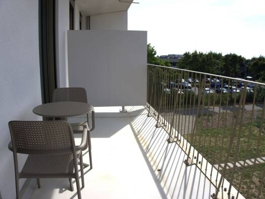 Wohnung zur Miete Wohnen auf Zeit 1.526 € 1 Zimmer 62,4 m² frei ab sofort Berta-Cramer-Ring Delkenheim Wiesbaden 65205