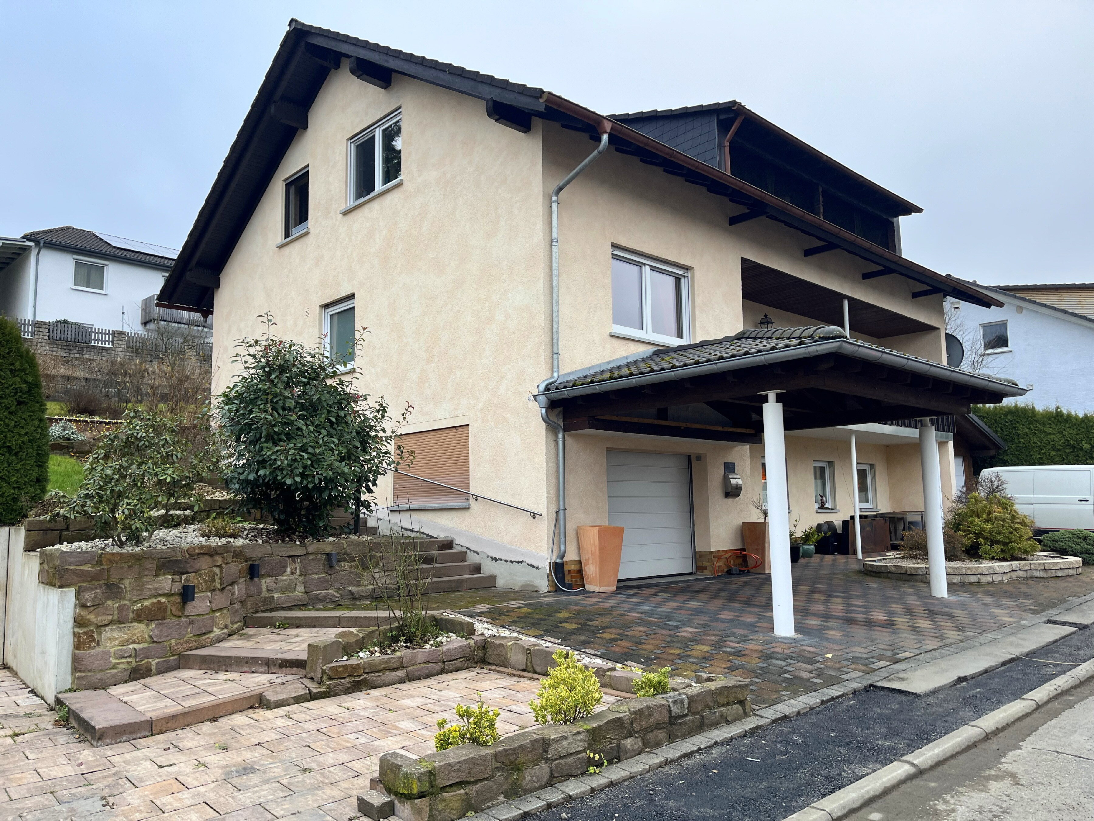 Mehrfamilienhaus zum Kauf 379.000 € 9 Zimmer 219 m²<br/>Wohnfläche 822 m²<br/>Grundstück Oberndorf Jossgrund 63637