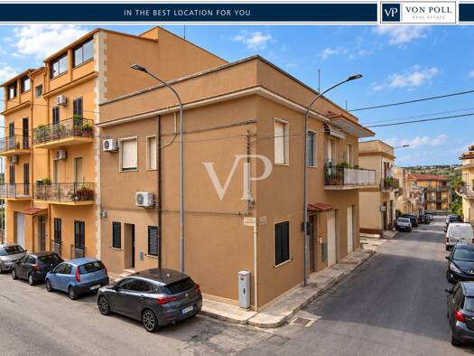 Einfamilienhaus zum Kauf 230.000 € 10 Zimmer Ferrini Noto 96017