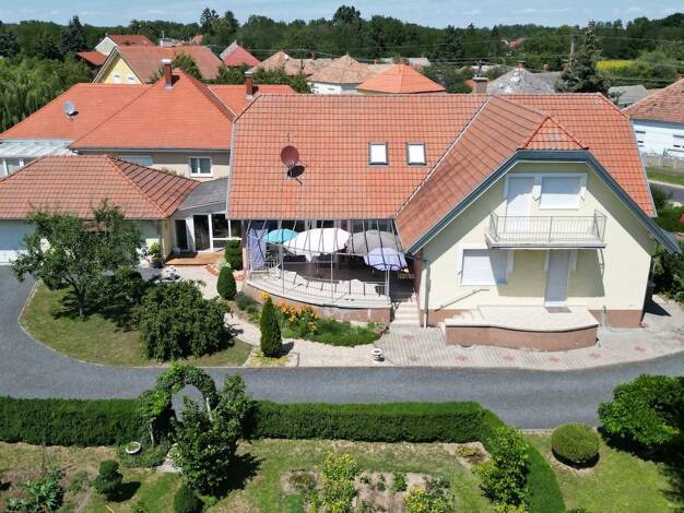Einfamilienhaus zum Kauf provisionsfrei 298.000 € 8 Zimmer 248 m² 2.721 m² Grundstück Nemesládony 9663