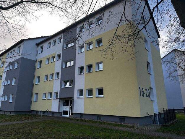Wohnung zur Miete 630 € 3 Zimmer 71,2 m² 3. Geschoss frei ab 21.03.2026 Paul-Ronczka-Str. 16 Scharnhorst Dortmund 44328