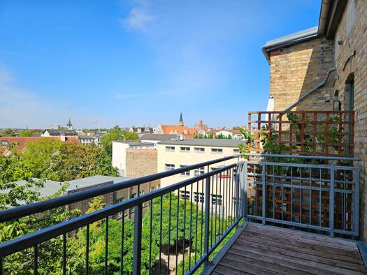 Wohnung zur Miete - Erstbezug 878 € 2 Zimmer 58,5 m² Geschoss 3/4 frei ab 01.12.2026 August-Bebel-Straße 24 Innenstadt Mitte 06108