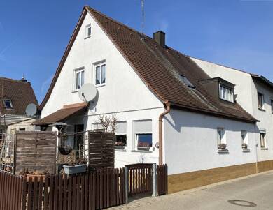 Einfamilienhaus zum Kauf 245.000 € 8 Zimmer 215 m² 705 m² Grundstück Bad Windsheim Bad Windsheim 91438