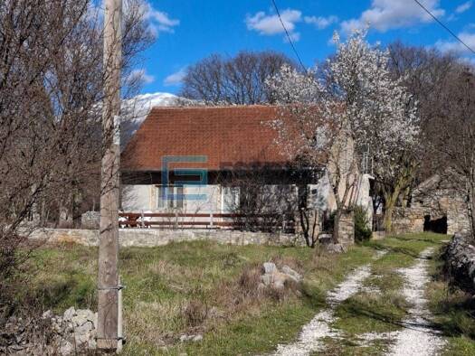 Einfamilienhaus zum Kauf 120.000 € 2 Zimmer 90 m² Knin 22310