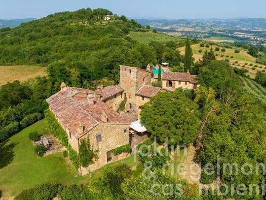 Haus zum Kauf 3.750.000 € 1.213 m² 266.757 m² Grundstück Perugia 06122