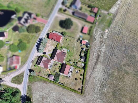 Haus zum Kauf 649.000 € 23 Zimmer 640 m² 5.141 m² Grundstück Qualzow Mirow 17252
