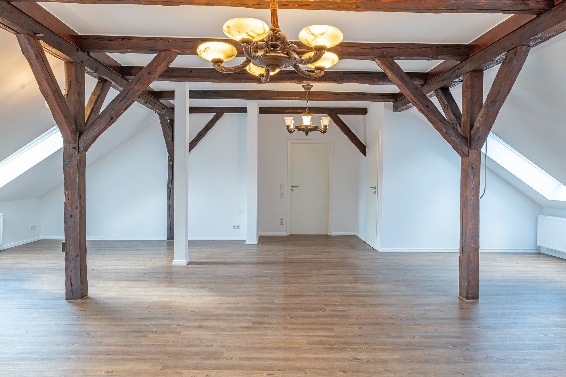 Mehrfamilienhaus zum Kauf provisionsfrei 528.000 € 12 Zimmer 310 m²<br/>Wohnfläche 587 m²<br/>Grundstück Neue Straße 103 Bremervörde Bremervörde 27432