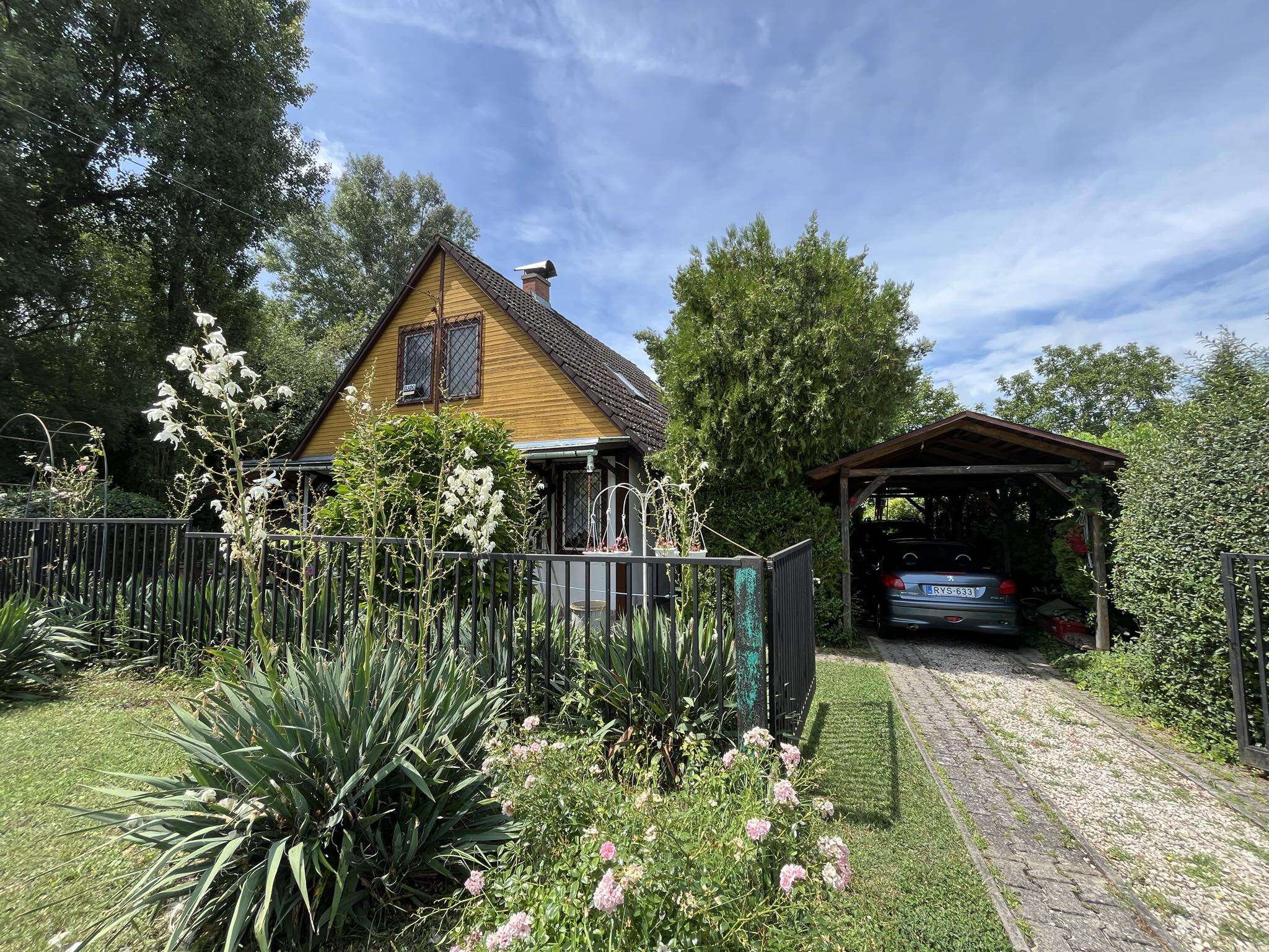 Einfamilienhaus zum Kauf 230.000 € 5 Zimmer 108 m²<br/>Wohnfläche 1.100 m²<br/>Grundstück Balatonlelle 8638