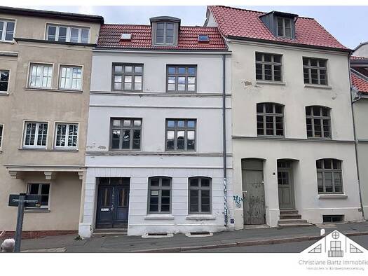 Mehrfamilienhaus zum Kauf als Kapitalanlage geeignet 239.750 € 8 Zimmer 197 m² 85 m² Grundstück St.-Georgen-Kirchhof 10 Altstadt Wismar 23966