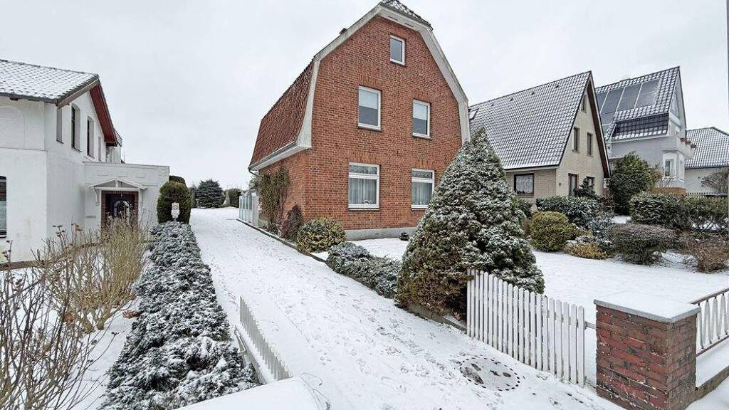 Mehrfamilienhaus zum Kauf 475.000 € 6 Zimmer 170 m² 1.062 m² Grundstück Reinfeld (Holstein) 23858