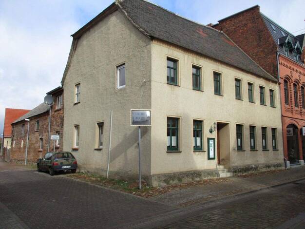 Mehrfamilienhaus zum Kauf provisionsfrei 160.000 € 13 Zimmer 240 m² 464 m² Grundstück Leipziger Straße 50 Kemberg 06901