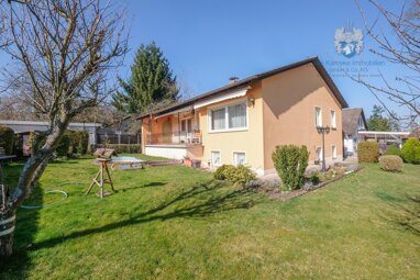 Bungalow zum Kauf 490.000 € 4 Zimmer 110 m² 746,5 m² Grundstück frei ab sofort Zum Köpfwasen 31B Herzogenaurach 2 Herzogenaurach 91074