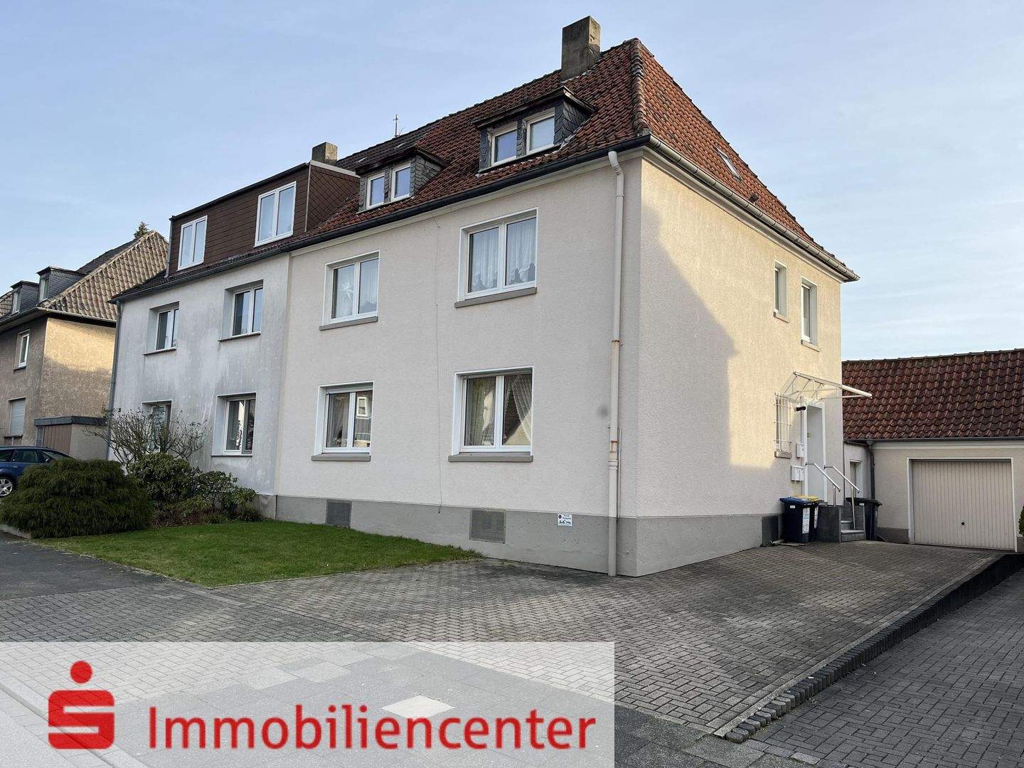 Immobilie in Recklinghausen - Legen Sie Ihr Geld in gute Wände!      3-Familienhaus mit Garage, Recklinghausen - Paulusviertel - Bild 0
