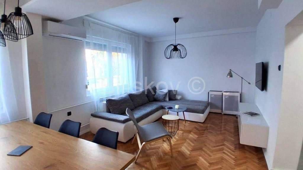 Haus zur Miete 1.500 € 5 Zimmer 160 m² Dubrava - Klaka - Mirosevac
