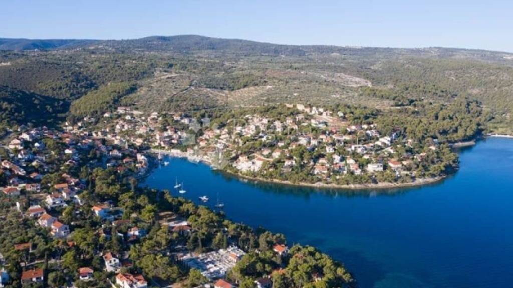 Land-/Forstwirtschaft zum Kauf 155.000 € Supetar