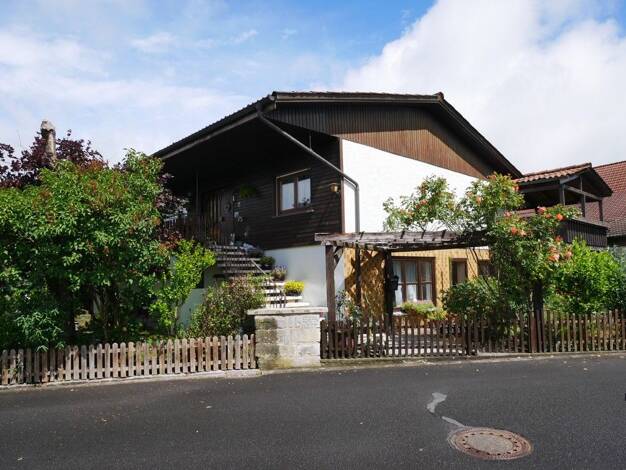 Einfamilienhaus zum Kauf 229.000 € 3 Zimmer 111 m² 470 m² Grundstück Oberleichtersbach Oberleichtersbach 97789
