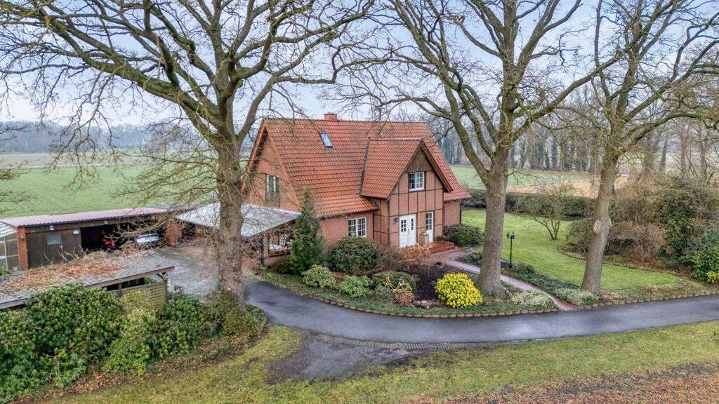 Einfamilienhaus zum Kauf 419.000 € 7 Zimmer 184 m² 8.101 m² Grundstück Vechtetalstraße 41 Hilten Neuenhaus 49828