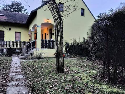 Einfamilienhaus zum Kauf 280.000 € 4,5 Zimmer 129 m² 425 m² Grundstück Stronsdorf 2153