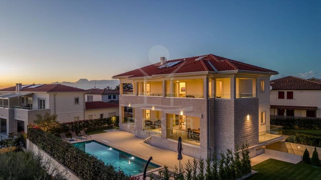 Villa zum Kauf 2.400.000 € 5 Zimmer 377 m² 1.192 m² Grundstück Porec 52440