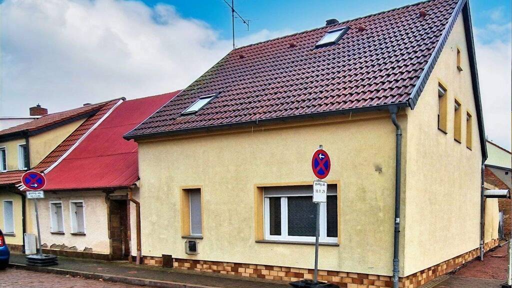 Einfamilienhaus zum Kauf 35.000 € 3 Zimmer 65 m² 350 m² Grundstück frei ab sofort Aken 06385