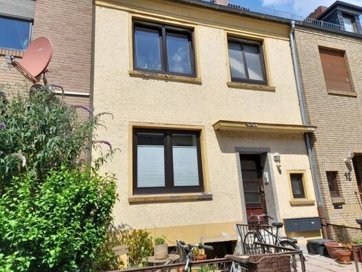 Mehrfamilienhaus zum Kauf als Kapitalanlage geeignet 325.000 € 6 Zimmer 115 m² 138 m² Grundstück Regensburger Straße West 28215