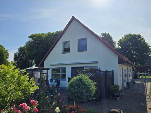 Einfamilienhaus zum Kauf 295.000 € 6 Zimmer 149,1 m² 1.815 m² Grundstück Mierendorf 39 Mierendorf Plaaz 18276