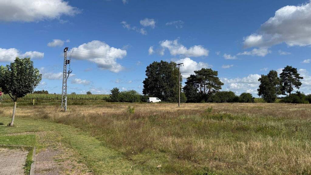 Gewerbegrundstück zum Kauf 8.585 m² Grundstück Gewerbegebiet Warin 19417