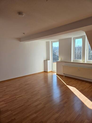 Wohnung zur Miete 530 € 4 Zimmer 98 m² Dachgeschoss, 3. Geschoss frei ab sofort Bahnhofstr. 15 Döbeln Döbeln 04720