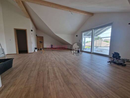 Wohnung zur Miete - Erstbezug 1.365 € 3 Zimmer 90,9 m² 1. Geschoss frei ab sofort Amberg 86854