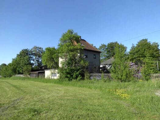 Einfamilienhaus zum Kauf 279.000 € 3,5 Zimmer 135 m² 750 m² Grundstück frei ab sofort Bergen 08239