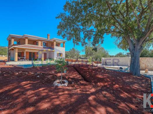 Villa zum Kauf 780.000 € 5 Zimmer 169,8 m² 979 m² Grundstück Kaštelir 52464