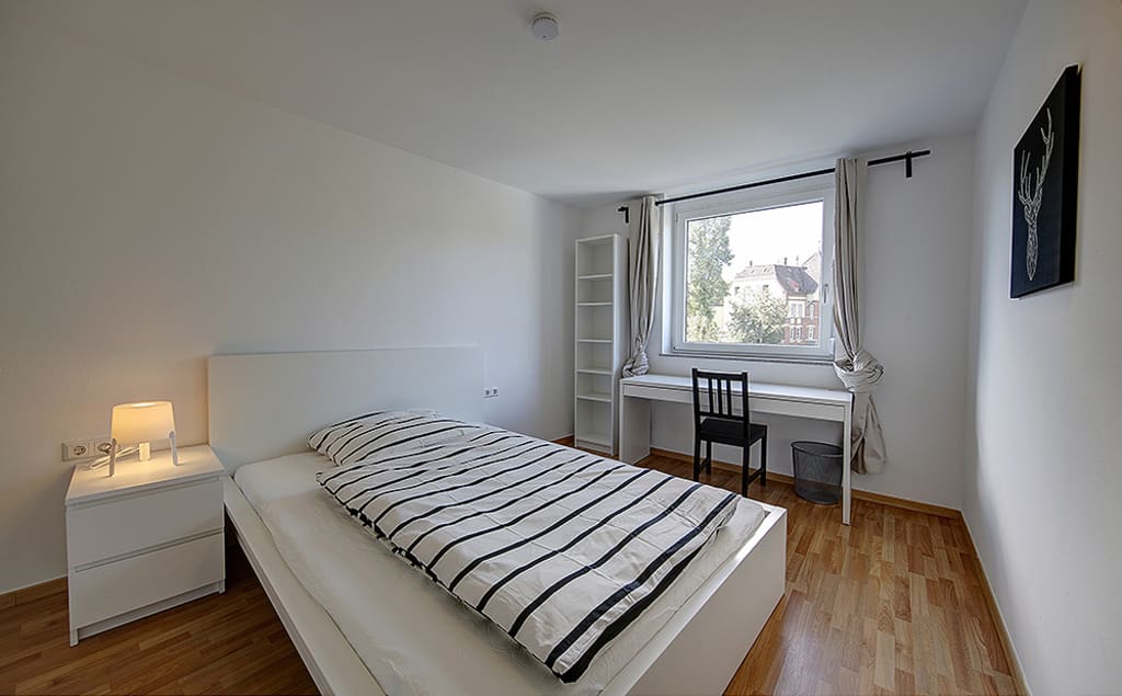 Wohnung zur Miete Wohnen auf Zeit 571 € 4 Zimmer 11 m²<br/>Wohnfläche 19.03.2025<br/>Verfügbarkeit Aachener Straße 8 Neckarvorstadt Stuttgart 70376