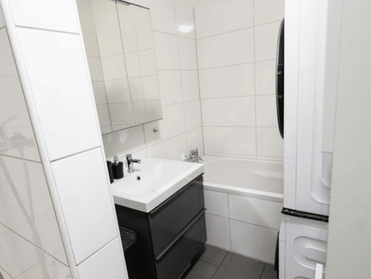 Wohnung zur Miete 1.210 € 2,5 Zimmer 77 m² Geschoss 1/4 frei ab sofort Blütenstraße 4 Karlsfeld 85757