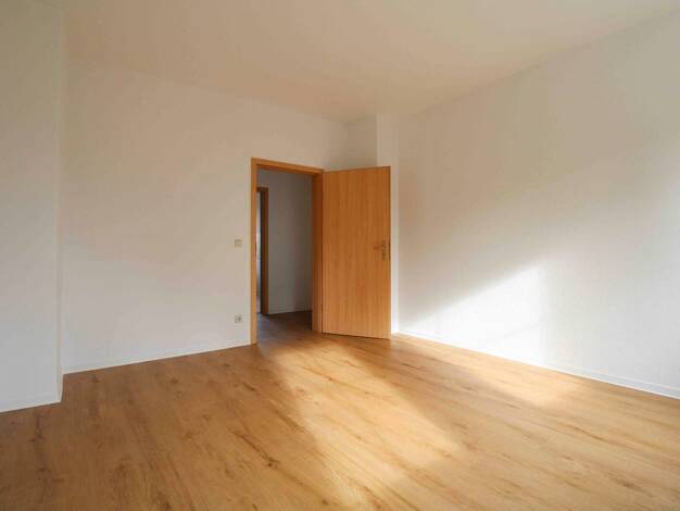 Sonstiges zum Kauf als Kapitalanlage geeignet 49.000 € 3 Zimmer 64 m² Döbeln 04720