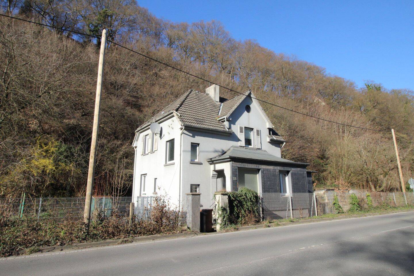 Immobilie in Witten - Historisches freistehendes EFH mit Entwicklungspotenzial & Garage - Bild 2