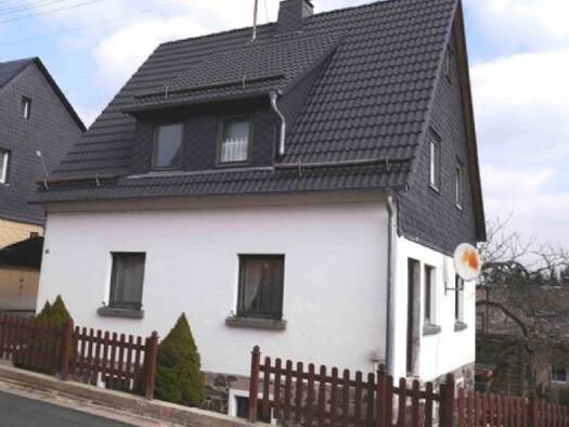 Einfamilienhaus zur Miete 450 € 3 Zimmer 100 m² 460 m² Grundstück frei ab sofort Rotdornstraße 13 Nordhalben 96365
