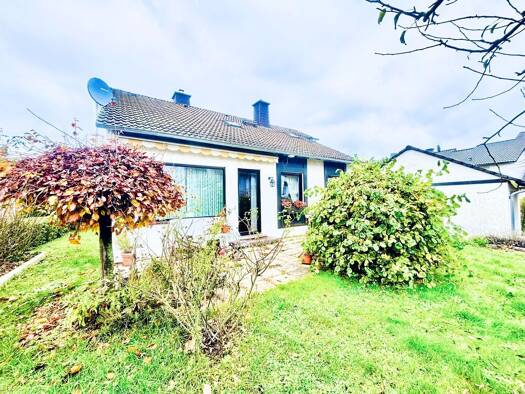 Einfamilienhaus zur Miete 2.900 € 4 Zimmer 153 m² 457 m² Grundstück frei ab 01.11.2025 Delkenheim Wiesbaden 65205