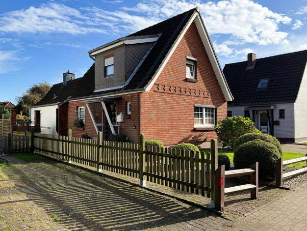 Haus zum Kauf 195.000 € 3 Zimmer 81 m² 592 m² Grundstück Heide 25746
