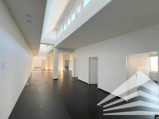 Bürofläche zur Miete 2.180 € 272,6 m² Bürofläche Paul-Hahn-Strasse 1 - 3 Lustenau Linz 4020