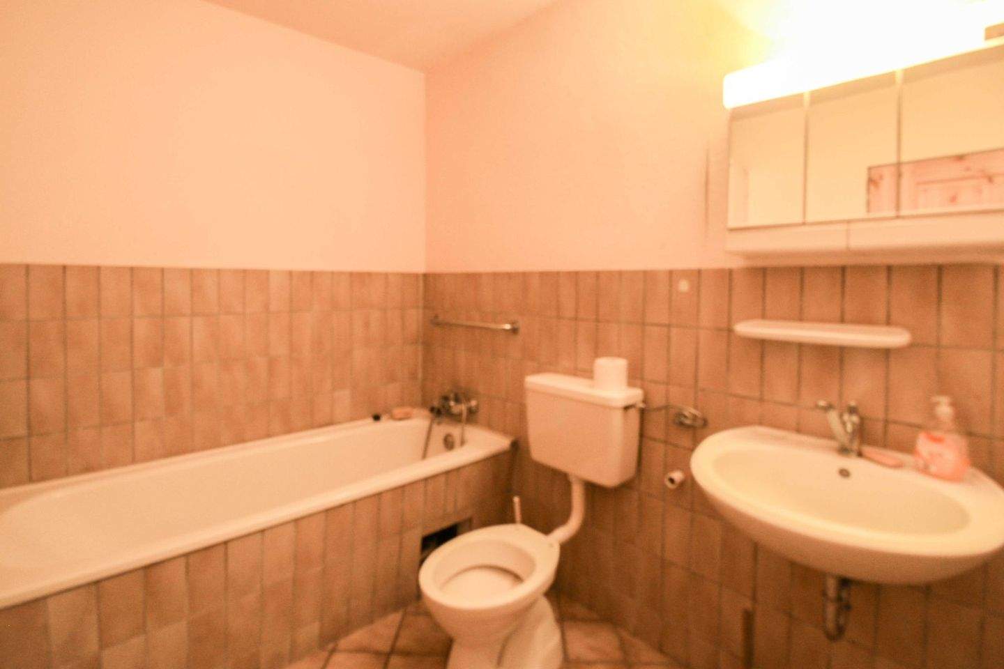 Immobilie in Wölferlingen - Einfamilienhaus mit Ausbaupotential, Garage und Freistellplatz - Bild 3