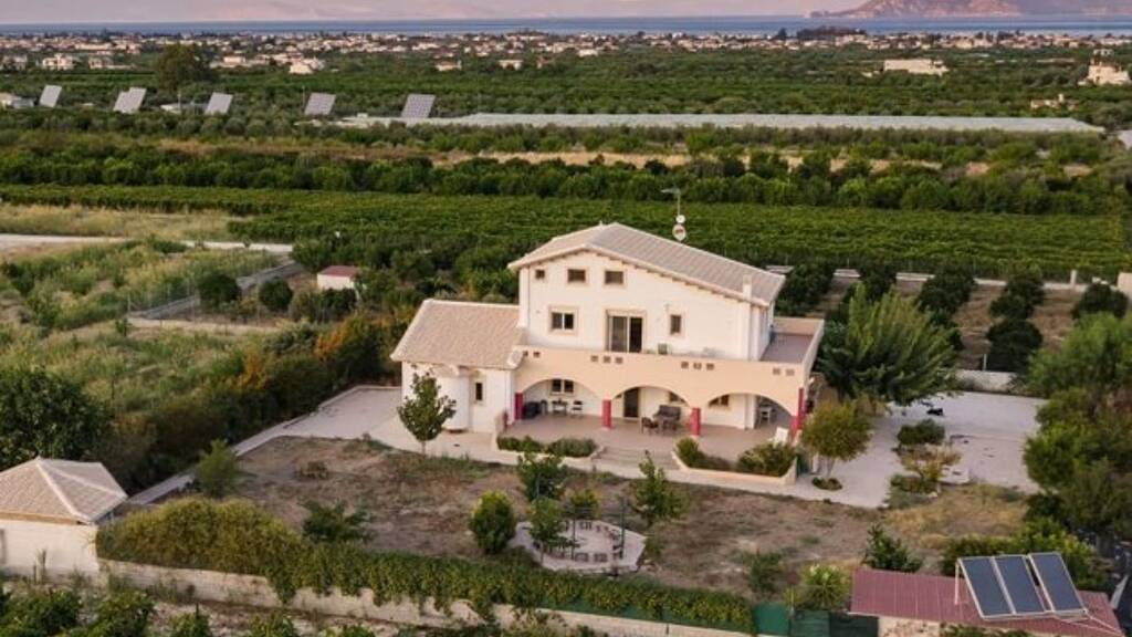 Haus zum Kauf 520.000 € 10 Zimmer 300 m² 1.755 m² Grundstück Krines 20006