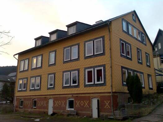 Wohnung zur Miete 565 € 4 Zimmer 83 m² 1. Geschoss frei ab sofort Goethestraße 17 Manebach Ilmenau 98693