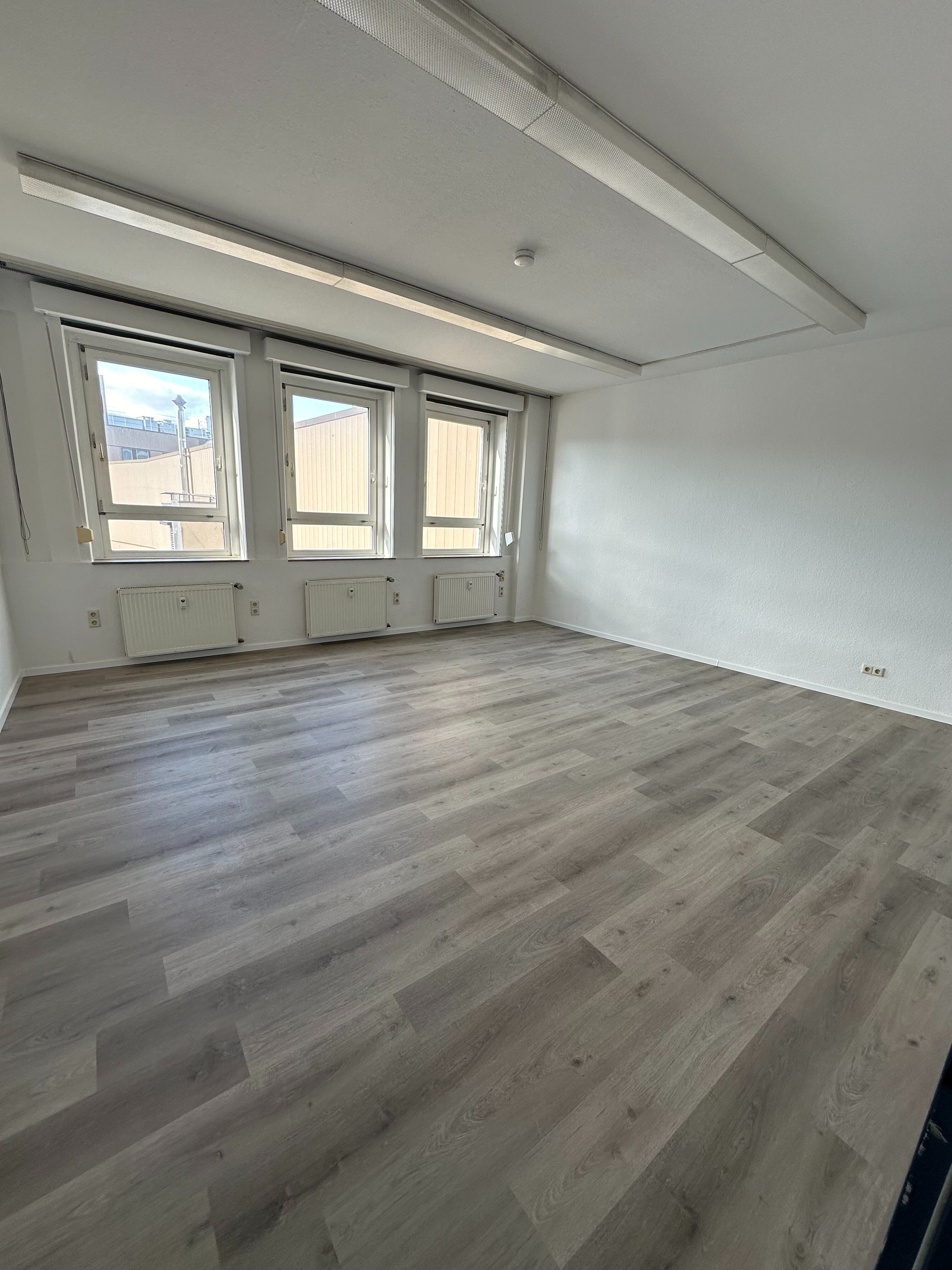 Wohnung zur Miete 1.200 € 3 Zimmer 104 m²<br/>Wohnfläche 3.<br/>Geschoss Herforder Straße 5-7 Kesselbrink Bielefeld 33602