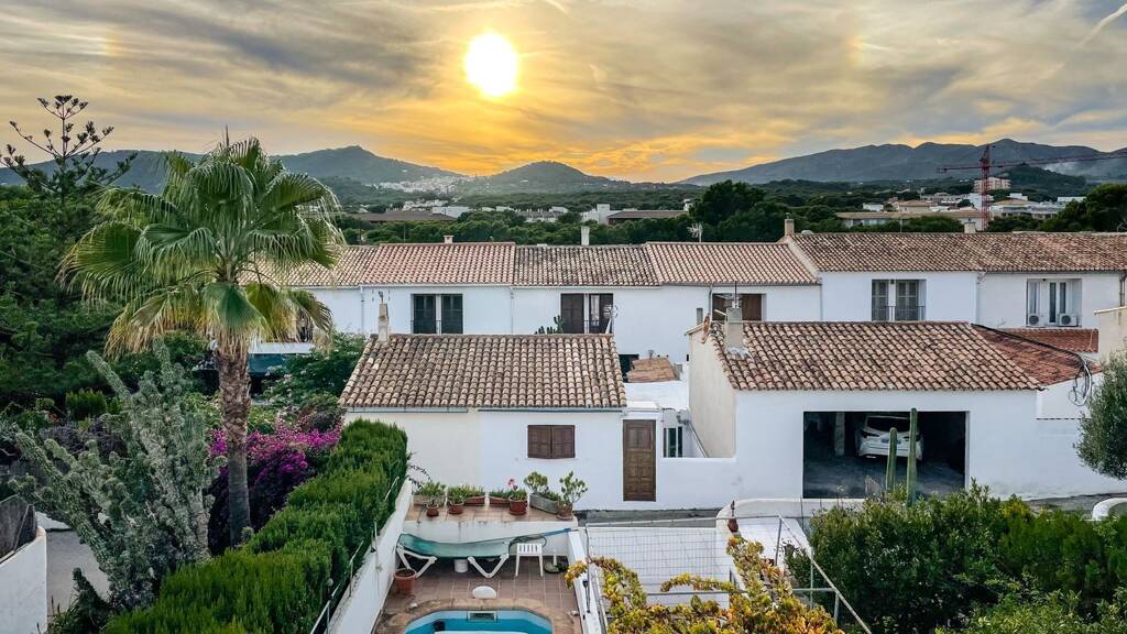 Reihenmittelhaus zur Miete 2.900 € 7 Zimmer 149 m² 240 m² Grundstück Cala Ratjada 07590