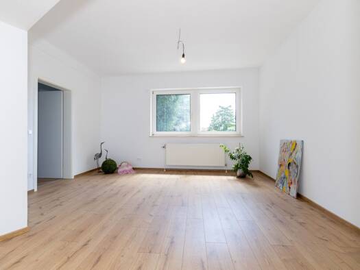 Einfamilienhaus zur Miete 2.700 € 7 Zimmer 155 m² 1.100 m² Grundstück Schwechat 2320